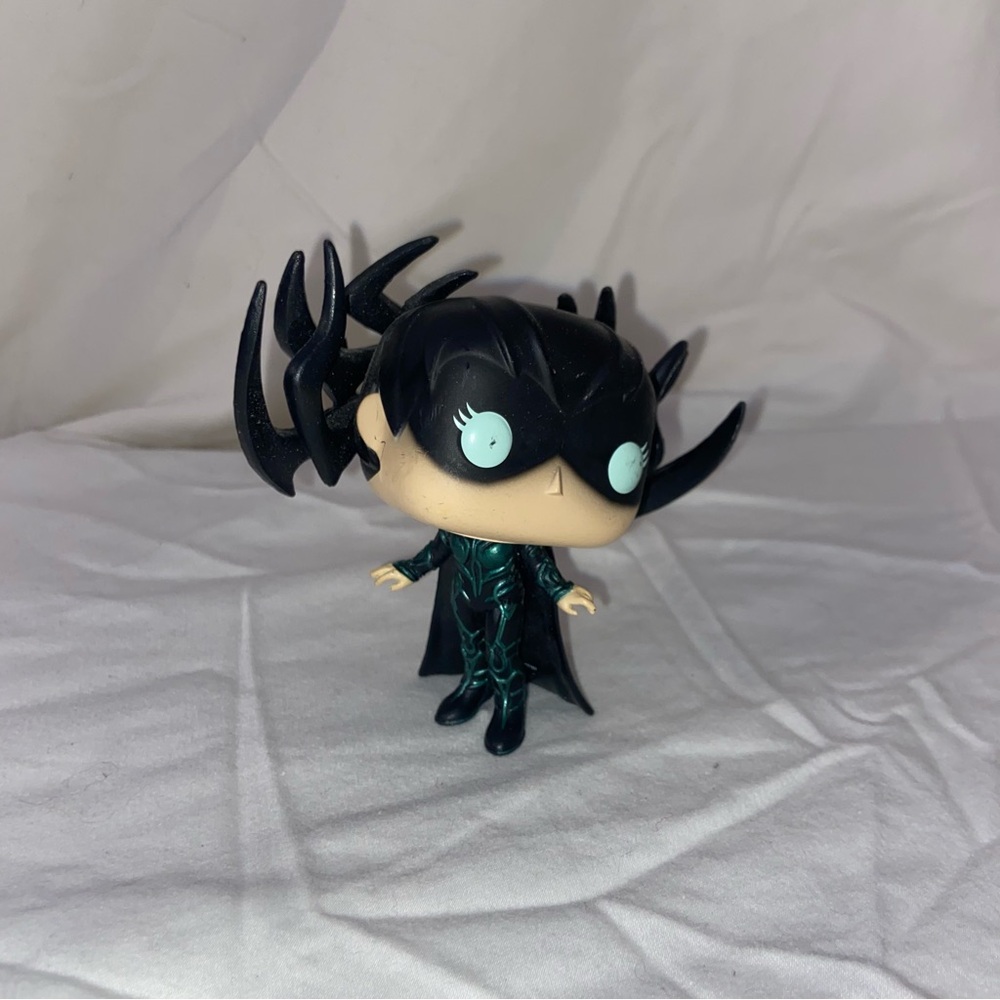 ☾.݁ᛪ༙ (UNBOXED) Hela Marvel Bobble-Head Funko Pop